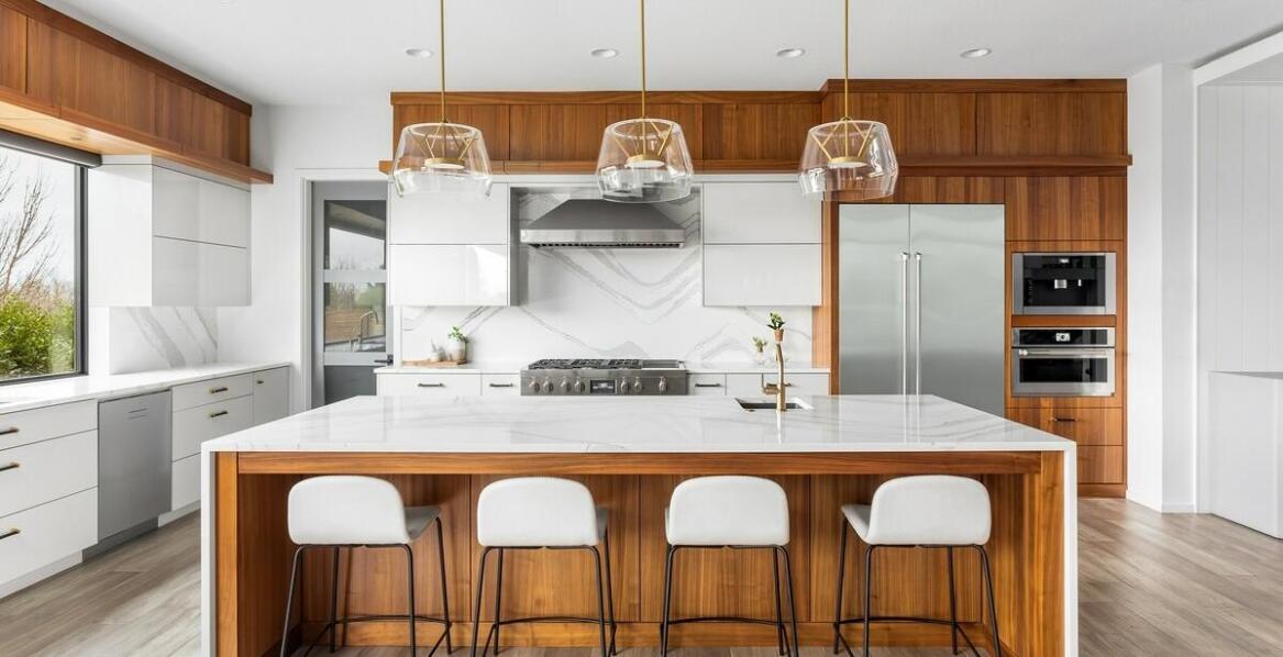 Kuchnia szyta na miarę – pomysły na funkcjonalne i stylowe wnętrze
