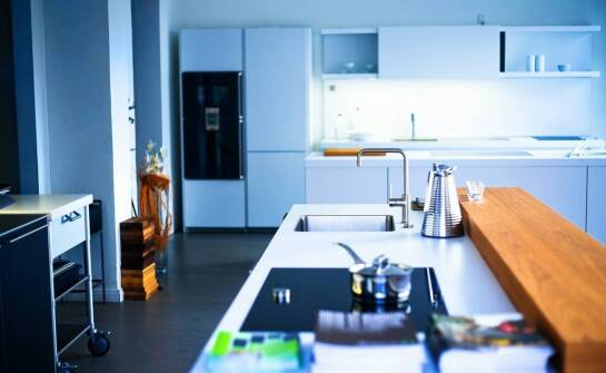 Kuchnia na wymiar – jak zaplanować przestrzeń i wybrać najlepsze rozwiązania