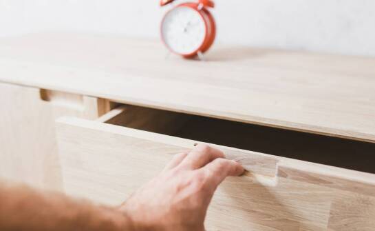 Meble na wymiar do salonu i sypialni – pomysły, funkcjonalność, inspiracje