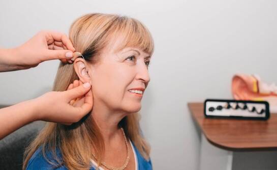 Terapia słuchowa Johansena – na czym polega i komu może pomóc?