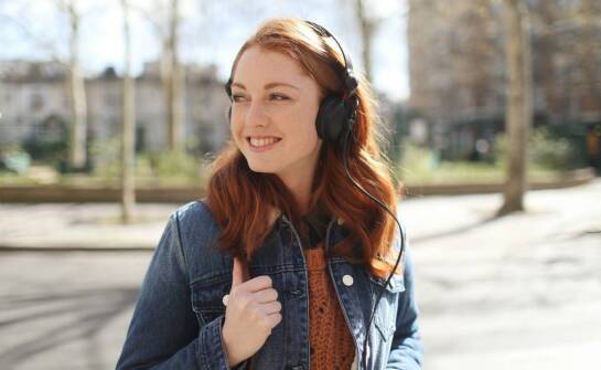 Aparaty słuchowe – rodzaje, zastosowanie oraz najnowsze rozwiązania techniczne