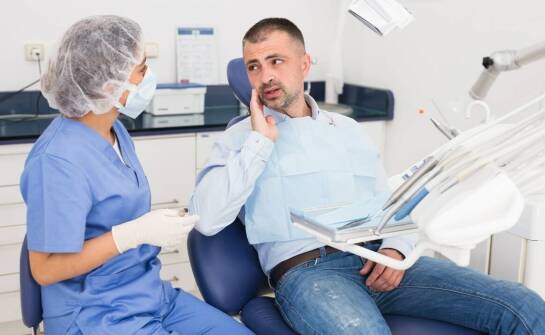 Kiedy warto skonsultować się z gastrologiem? Objawy chorób układu pokarmowego