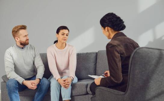 Wsparcie psychologiczne – kiedy warto rozważyć konsultację z psychologiem