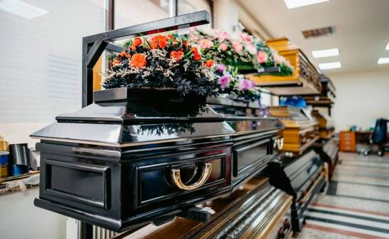 Kremacja – najważniejsze informacje, zalety i przebieg procesu pożegnania