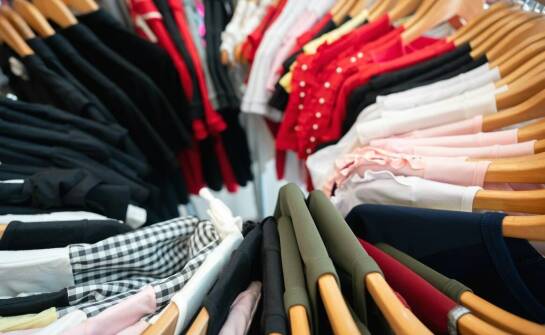 Szafy na wymiar – inspiracje i pomysły na wygodne przechowywanie w domu