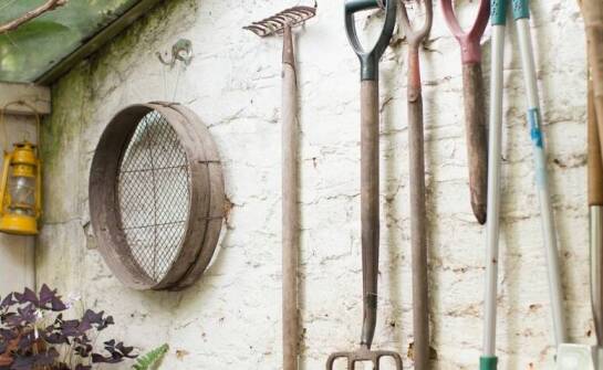 Schowek na narzędzia – funkcjonalność i rozwiązania do przechowywania sprzętu