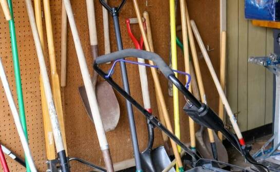 Schowek na narzędzia – jak zapewnić porządek i bezpieczeństwo przechowywania