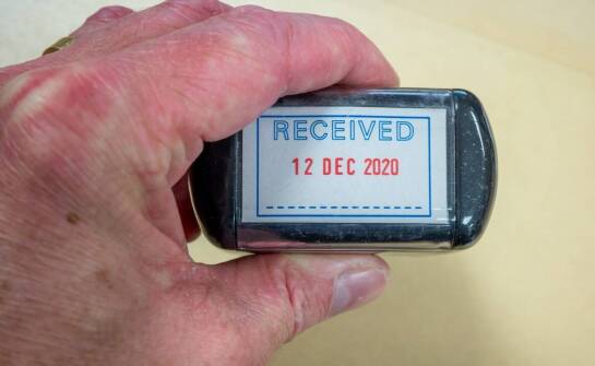 Zastosowania i rodzaje pieczątek – praktyczne informacje dla każdego