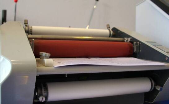 Poligrafia – zastosowania i znaczenie druku w codziennych rozwiązaniach