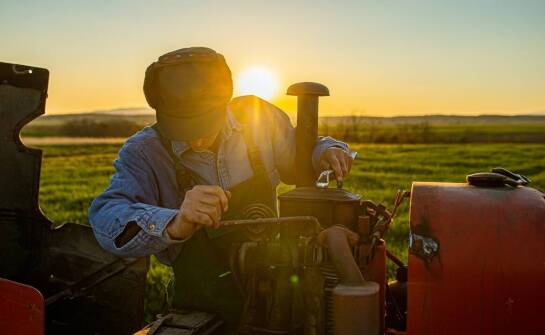 Jak wybrać idealny akumulator do samochodu – najważniejsze wskazówki