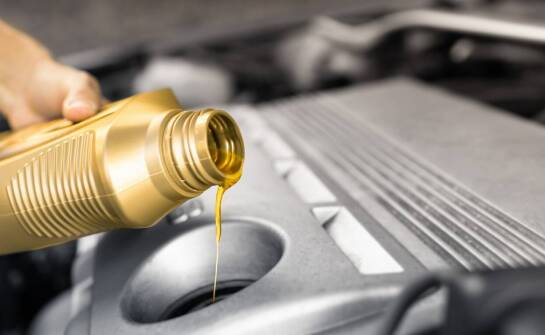 Jakie oleje wybrać do maszyn i pojazdów – podstawowe informacje i porady