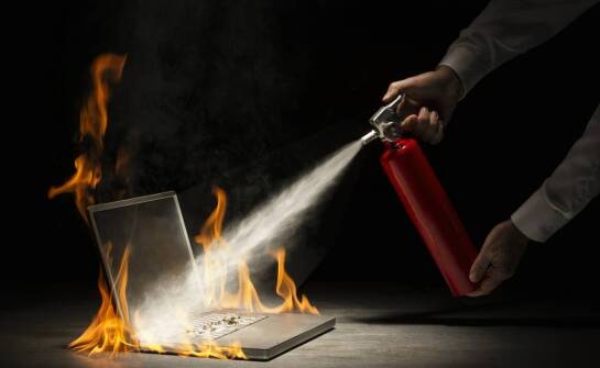 Jak działają gaśnice proszkowe i kiedy warto je wybrać?