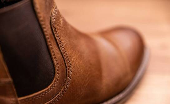 Buty robocze męskie – kluczowe zalety, materiały i zastosowania w pracy