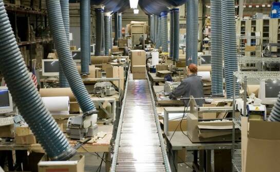 Jak działa fabryka tektury? Procesy, zastosowania i znaczenie w przemyśle