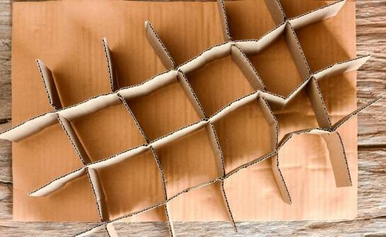 Jak powstaje tektura w arkuszach? Kluczowe etapy oraz możliwe zastosowania