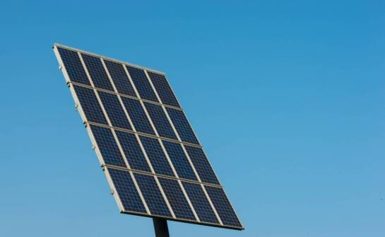 Panele fotowoltaiczne – zastosowanie, opłacalność i najnowsze trendy