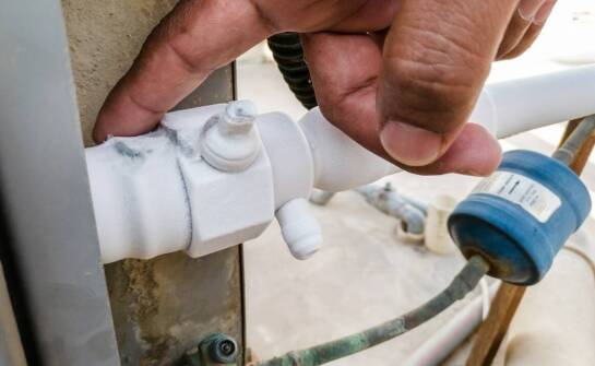 Najczęstsze problemy z instalacjami hydraulicznymi oraz sposoby ich rozwiązywania