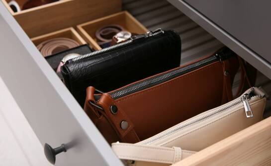 Jakie są kluczowe cechy materiałów do produkcji mebli wysokiej jakości?