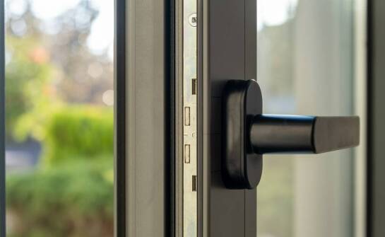 Jak skonstruowane jest okienko podawcze?