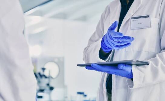 Jak laboratoria wspierają procesy utylizacji odpadów niebezpiecznych?