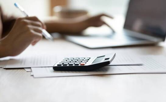 Jakie są najważniejsze aspekty związane z uzyskaniem pożyczki pod zastaw online?