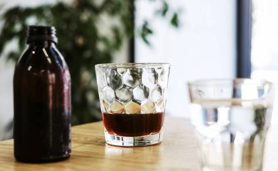 Kawa cafe cortado w automatach vendingowych: kluczowe korzyści dla użytkowników