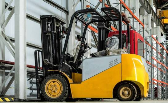 Dlaczego odbojnice słupowe są istotne w ochronie maszyn i urządzeń?