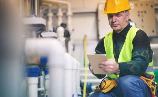 Jak próby szczelności instalacji wodnych wpływają na bezpieczeństwo budynku?