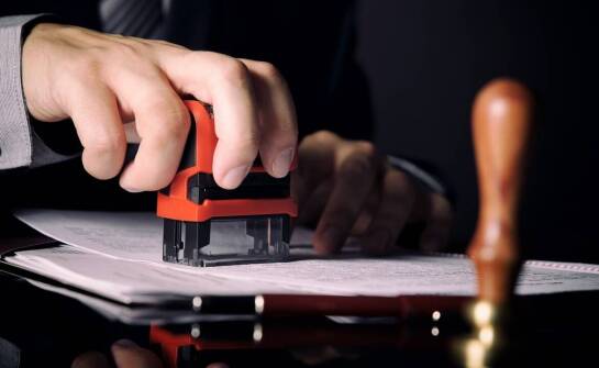 Jakie czynniki wpływają na wybór odpowiedniego notariusza?