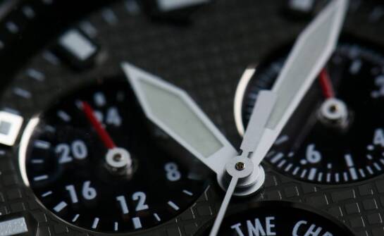 Jak odróżnić oryginalny zegarek męski Armani od podróbki?