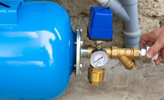 Jak uszczelnienie dna studni wpływa na koszty eksploatacji systemu wodociągowego?