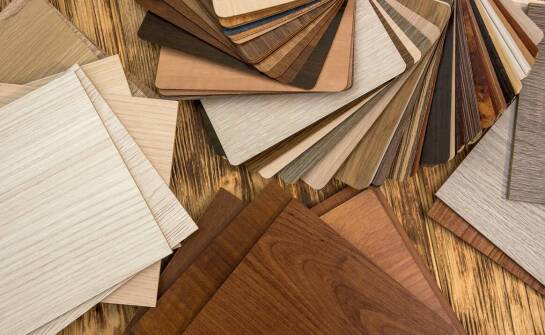 Jakie czynniki wpływają na wybór odpowiedniego typu uchwytów do toreb papierowych?