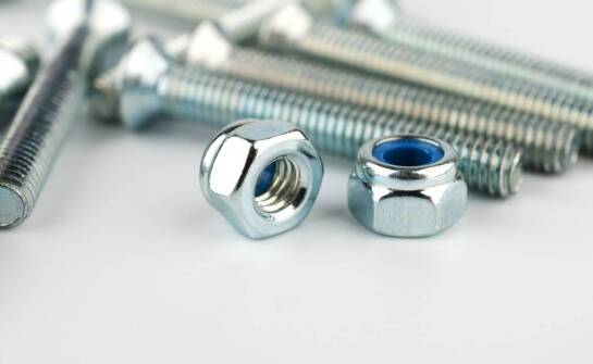Kluczowe cechy śrub din 931 12.9, które zapewniają ich wytrzymałość
