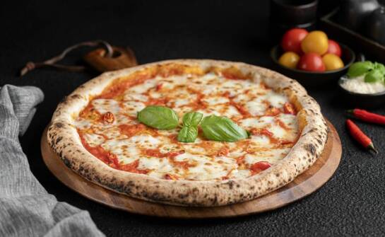 Oliwa z oliwek jako nieodłączny element pizzy neapolitańskiej – wybór i zastosowanie