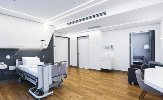 Łóżka rehabilitacyjne – jak wpływają na proces powrotu do zdrowia?