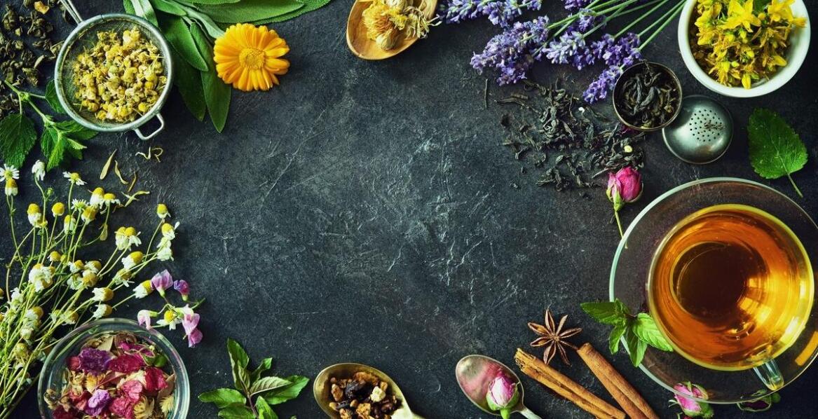 Kosze upominkowe z herbatą i kawą: co powinny zawierać?