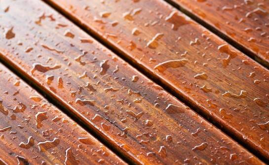 Wpływ impregnacji zanurzeniowej na proces renowacji deski ryflowanej