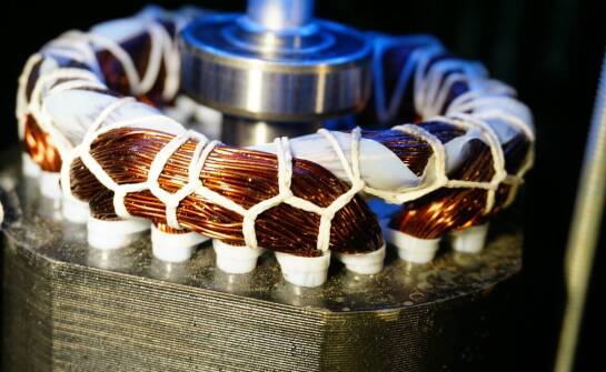 Jak dobrać odpowiedni silnik bezszczotkowy 48V do specyficznych zastosowań?