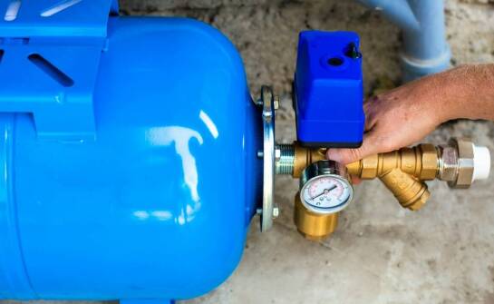 Elementy wyposażenia dodatkowego a cena studni rozprężnej