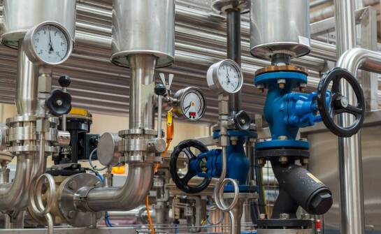 W jaki sposób technologia chłodzenia redukuje ryzyko rozwarstwienia polewy?