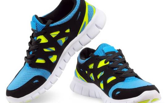 Jakie dodatki do butów sportowych dziecięcych mogą zwiększyć komfort noszenia?