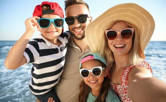Jak wybrać okulary przeciwsłoneczne dla dziecka, aby zapewnić ochronę?