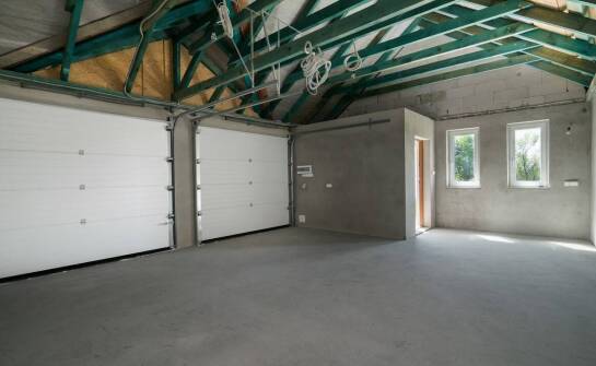 Rola posadzek żywicznych w poprawie funkcjonalności garażu