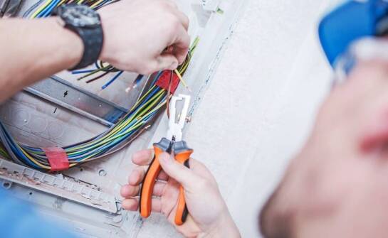 Przewodnik po konserwacji i serwisowaniu zacisków do kabli elektrycznych