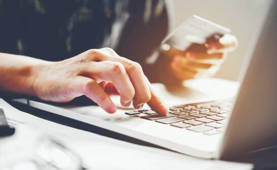 Jakie są najważniejsze aspekty bezpieczeństwa przy realizacji przelewów międzynarodowych?