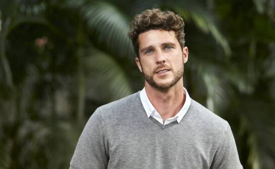 Nowoczesne wzornictwo w bluzach męskich WSK inspirowanych klasyką motoryzacji