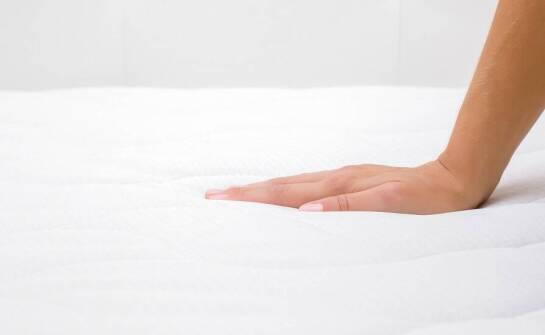 Materac piankowy a ból pleców – korzyści z wyboru odpowiedniego produktu