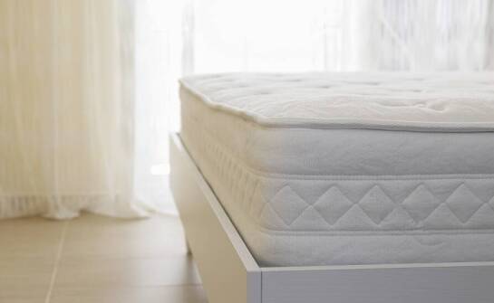 Jakie korzyści niesie zastosowanie warstw filcu w materacach