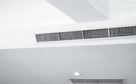 Bezpieczeństwo i higiena w miejscach pracy dzięki systemom dezynfekcji powietrza