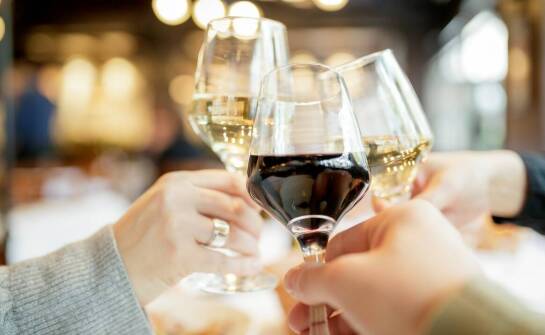 Jak stworzyć niezapomniane wrażenia kulinarne z piano bar menu?